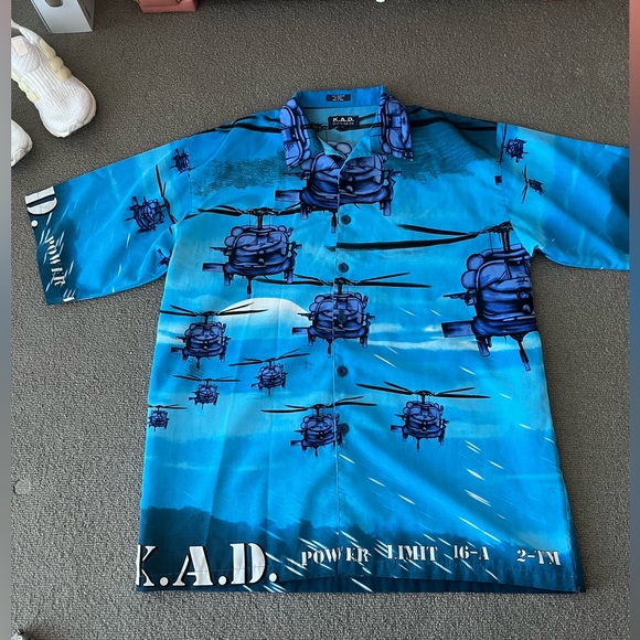 Helicopter Pattern button down short sleeves 24x31 - Picture 1 of 4